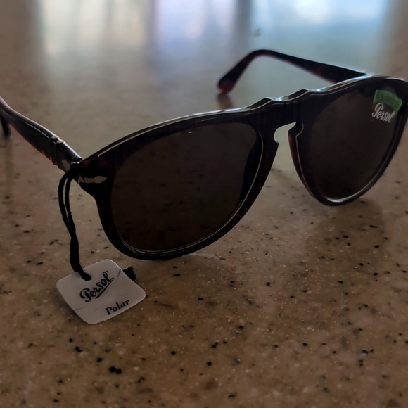 Persol Polarized Havana Brown Shades - Picture 5 of 9